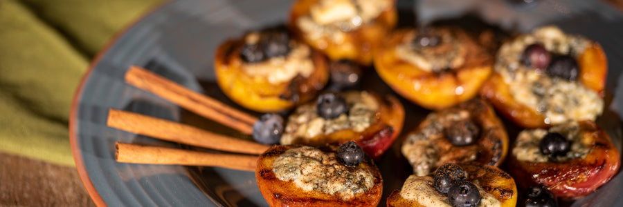 Gegrillter Pfirsich mit Gorgonzola