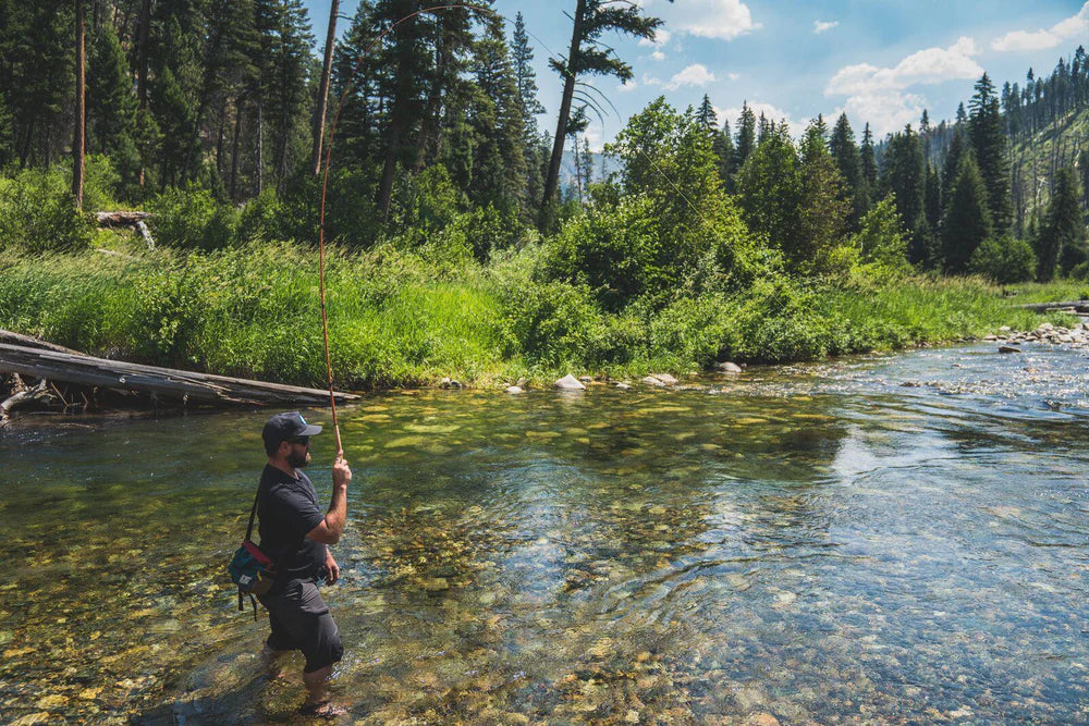 Was ist Tenkara-Fliegenfischen? – Eine Einführung in die japanische Kunst des minimalistischen Angelns