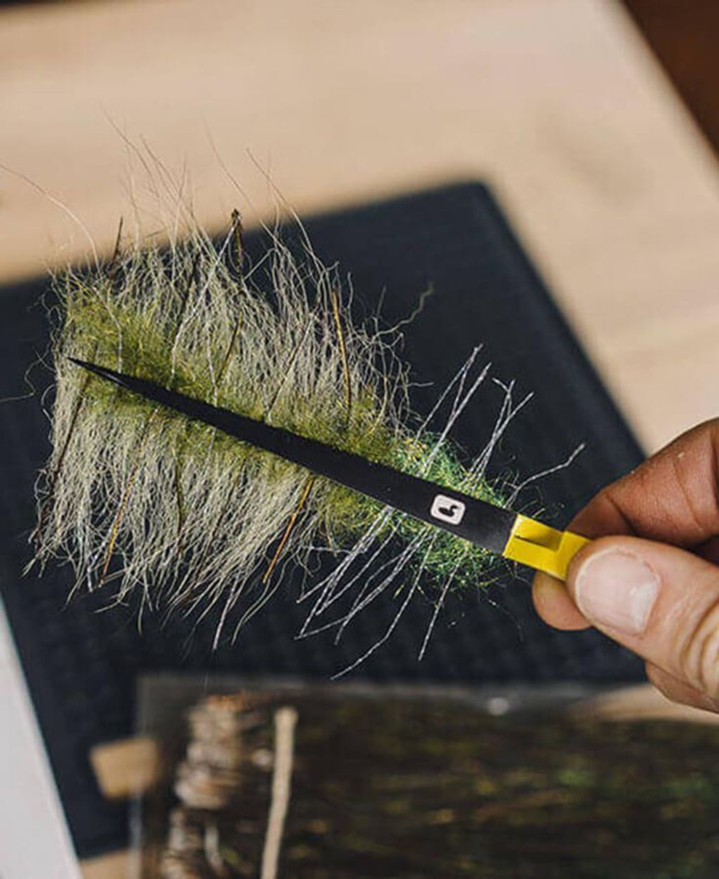 D-Loop Tweezer - Yellow